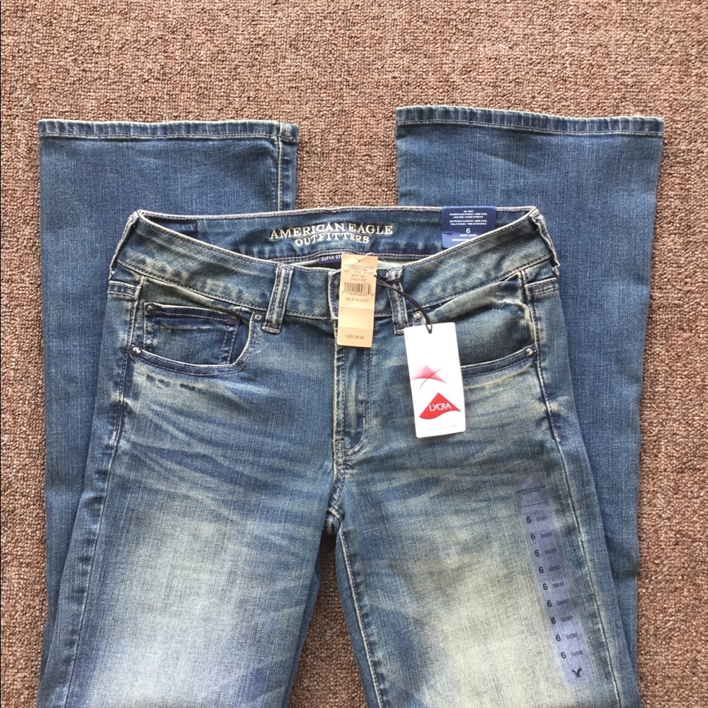 American Eagle Jeans size 6 with tags